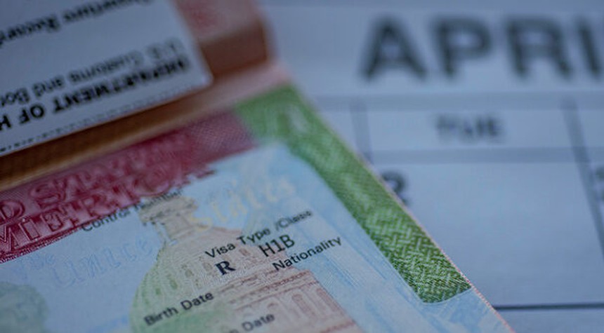 Chamber of Commerce Fights Trump's H-1B Reform with New Lawsuit