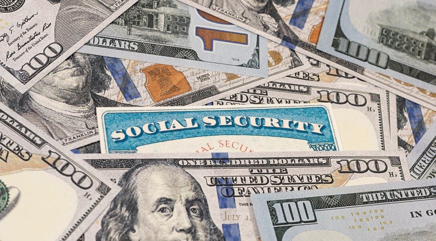 Americans Reject Financial Elite's Social Security Advice