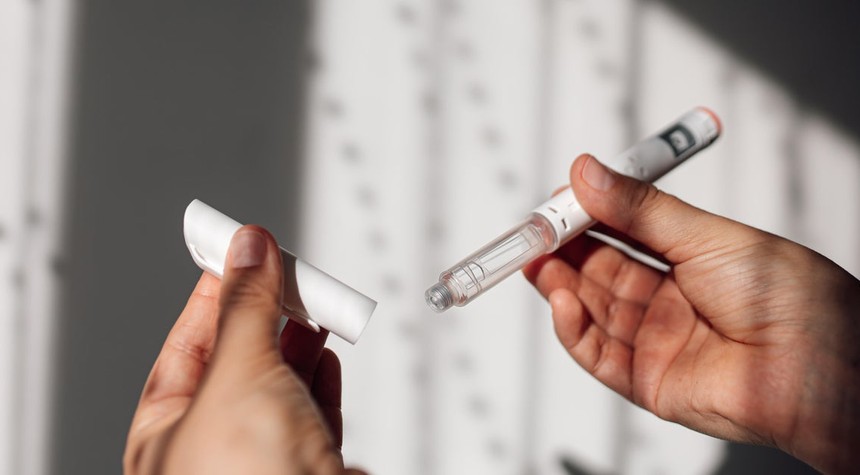 Global Health Agency Backs Popular Weight Loss Drugs with Significant Caveats