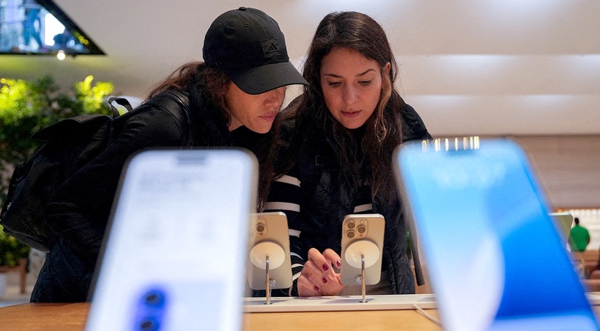 Apple Confirms Active Exploitation of Browser Vulnerabilities in Targeted Spyware Operations