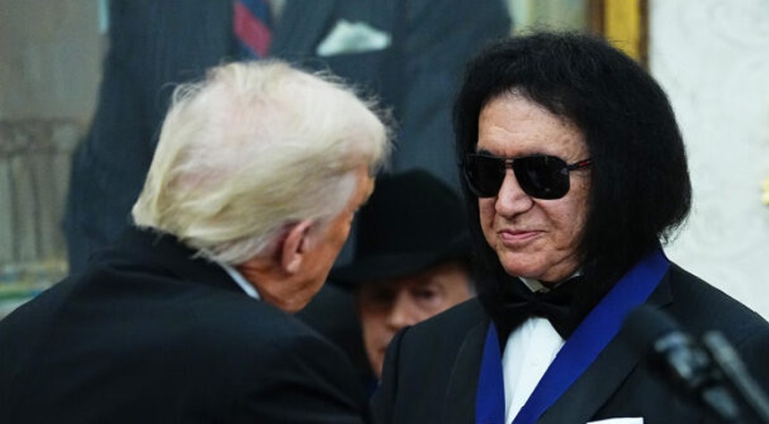 White House Hosts Kennedy Center Honorees with New Gold Medallions from Tiffany