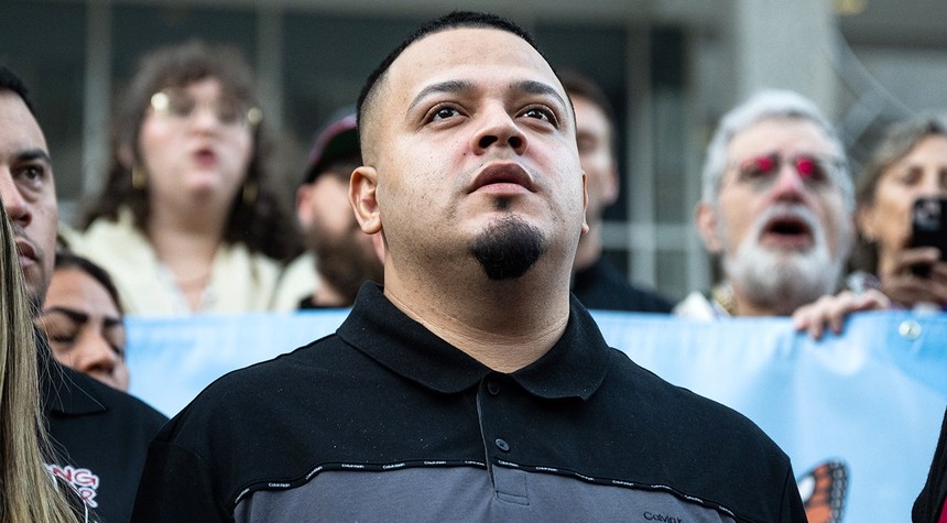 Federal Judge Orders Release of Salvadoran Migrant After Ten-Month Legal Battle