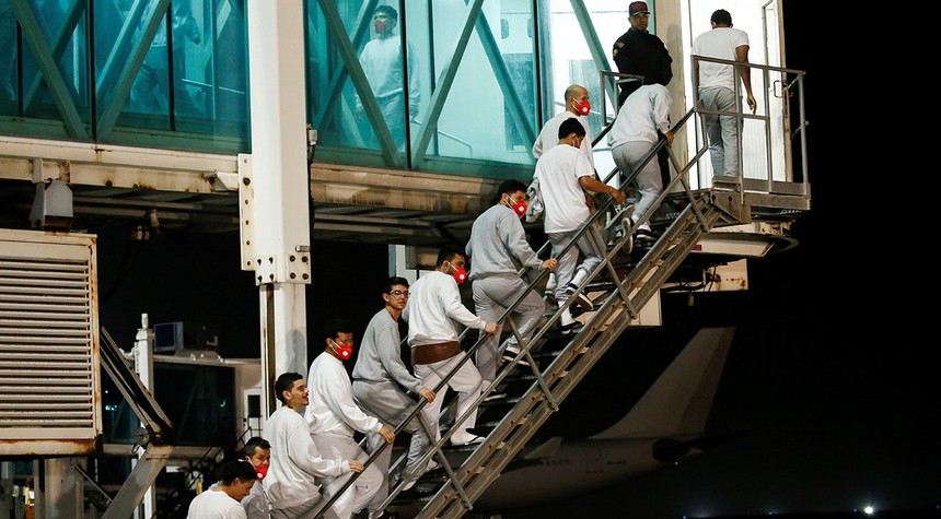 Venezuelan Deportation Program Suspended Amid Growing Military Tensions