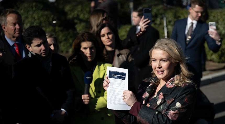 White House Defends ICE Agent in Fatal Minneapolis Shooting