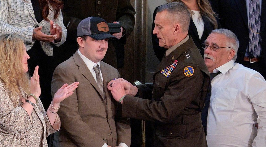 Purple Heart Ceremony During State of the Union Draws Bipartisan Support