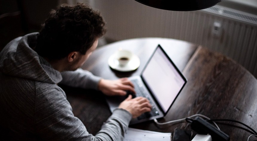 Fake Ad Blocker Extension Crashes Browsers to Deploy Dangerous Malware