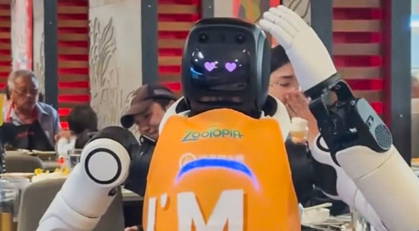Restaurant Robot Malfunctions During Performance at California Hotpot Chain