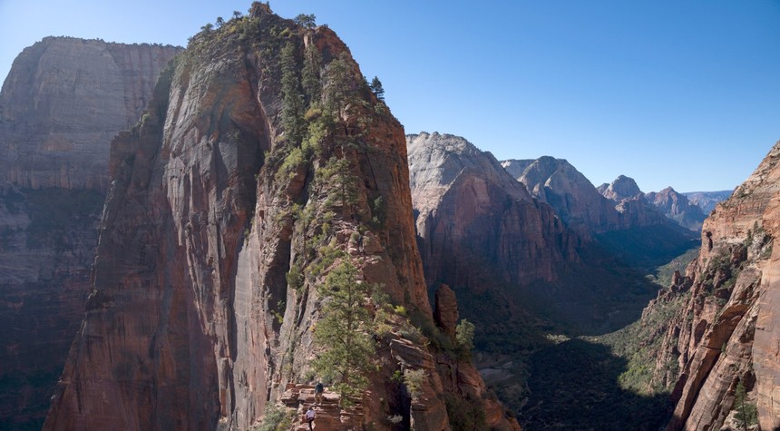 Fatal Fall at Zion National Park Claims Life of 68-Year-Old Texas Hiker