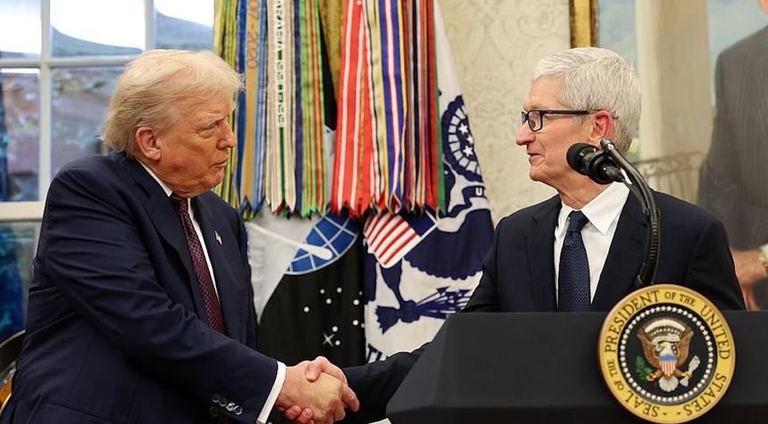 Trump Reflects on Working Relationship with Departing Apple CEO Tim Cook