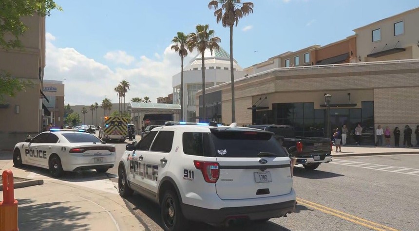 Fatal Shooting at Louisiana Mall Injures Five, Police Seek Additional Suspects