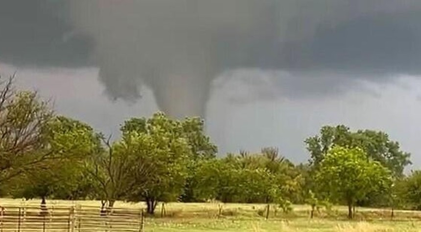 Tornado Strikes Enid, Oklahoma, Forcing Air Force Base Closure