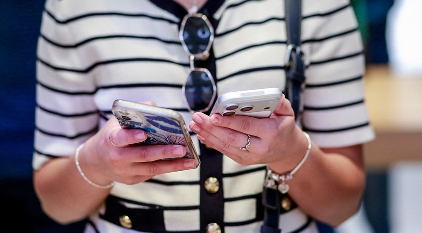 Woman Loses $15,000 After Fraudulent Text Message Impersonates Apple Pay Service