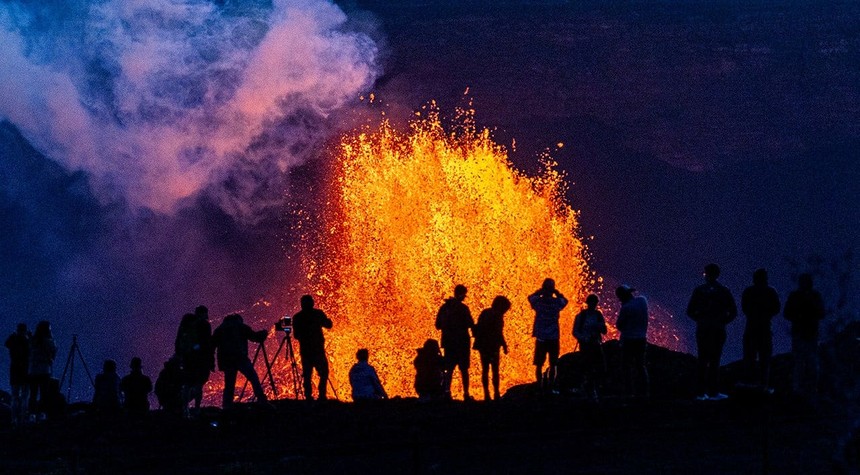 Hawaii Registers 6.0 Magnitude Earthquake Near Active Kilauea Volcano
