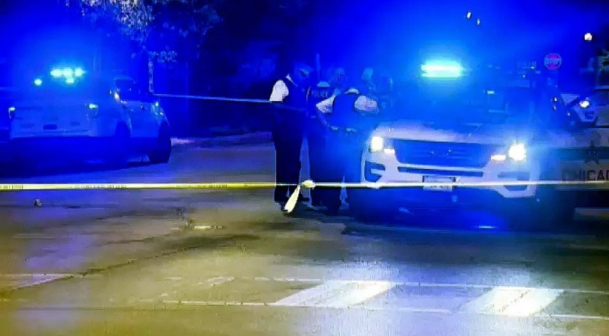 Chicago Reports 25 Shot Over Memorial Day Weekend as Police Cancel Days Off
