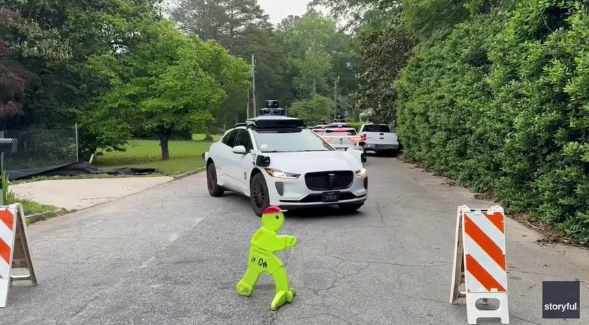 Driverless Waymo Vehicles Overwhelm Atlanta Neighborhood in Routing Malfunction