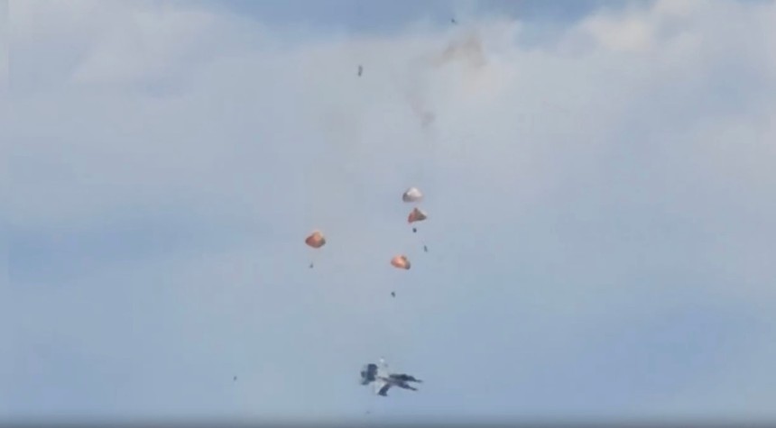 Four Navy Aviators Survive Midair Collision at Idaho Air Show