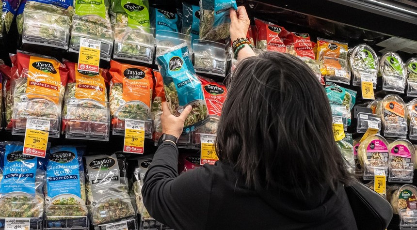 Lettuce Contamination Spreads to Nine States Despite Recall Efforts