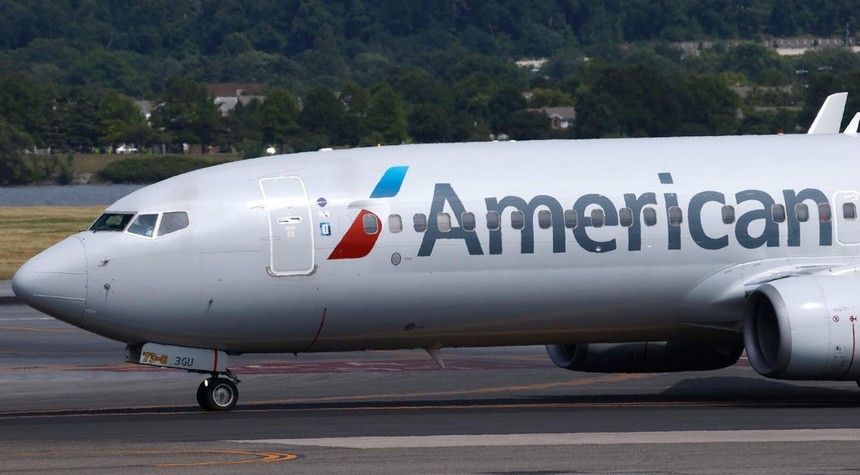 Technical Failure Grounds American Airlines Fleet Across United States