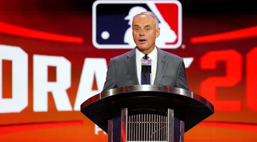 Major League Baseball Players Resist Owner Push for Salary Cap
