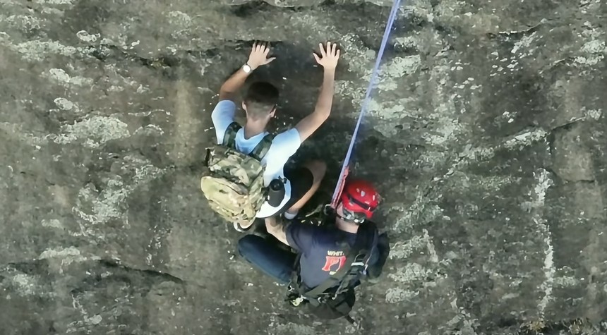 Rappelling Firefighter Pulls Climber to Safety from Mount Yonah Ledge