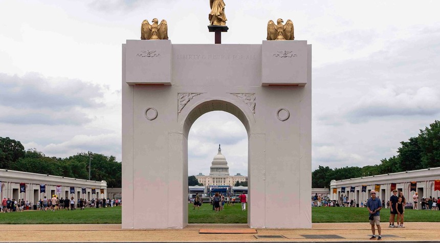 Park Service Endorses Trump's Proposed 250-Foot Arch Near Memorial Bridge