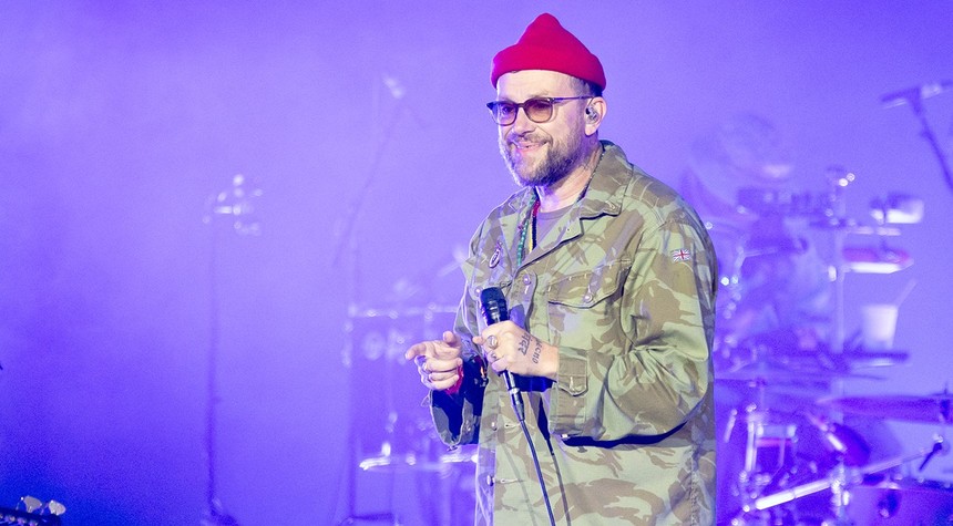 Damon Albarn Waves Palestinian Flag During Florida Concert Following Tour Controversy