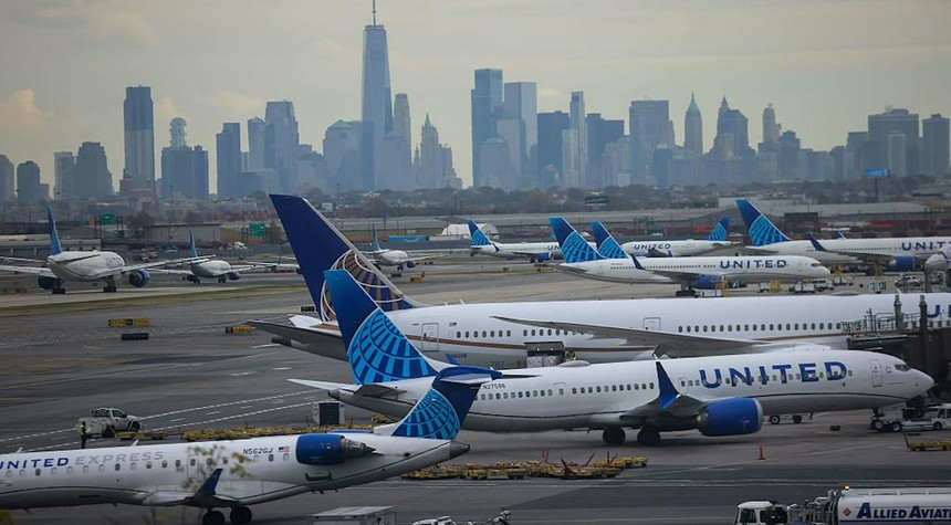 Severed Fiber Line Grounds Hundreds of Flights Across Northeast Airports