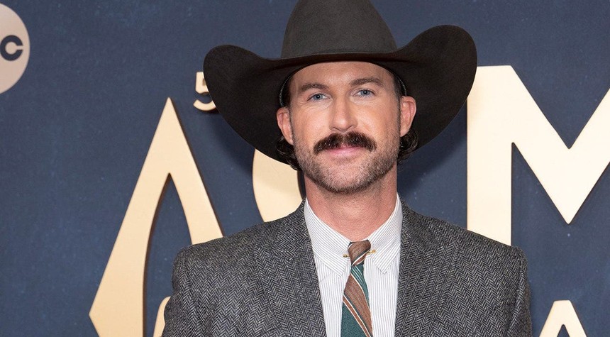 How Riley Green Went From College Quarterback to Chart-Topping Country Singer