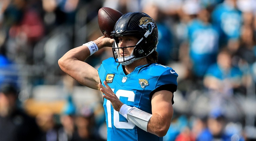 Jaguars Quarterback Forgoes Easy Touchdown in Commanding Win Over Patriots