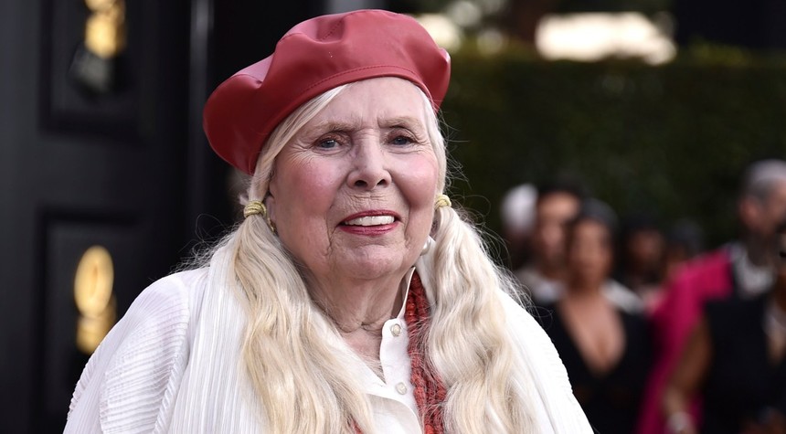 Joni Mitchell Becomes United States Citizen After 62 Years in America