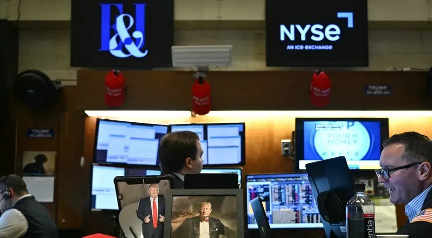 Goldman Sachs CEO Among Top Executives Set to Collect $500 Million in Stock Awards