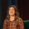 Singer Kelly Clarkson Claims Discrimination at New York Game Shop
